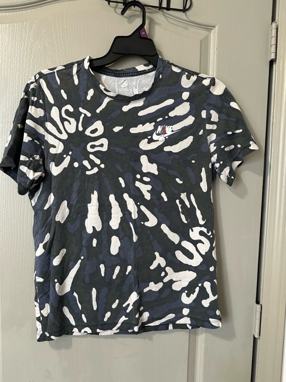 Nike Men’s Black & White Tie-Dye Cotton T-Shirt Lava Lamp Sports are a Trip